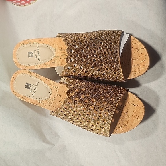 Women's White Mountain Wedge Slip-ons NWT - Picture 1 of 9